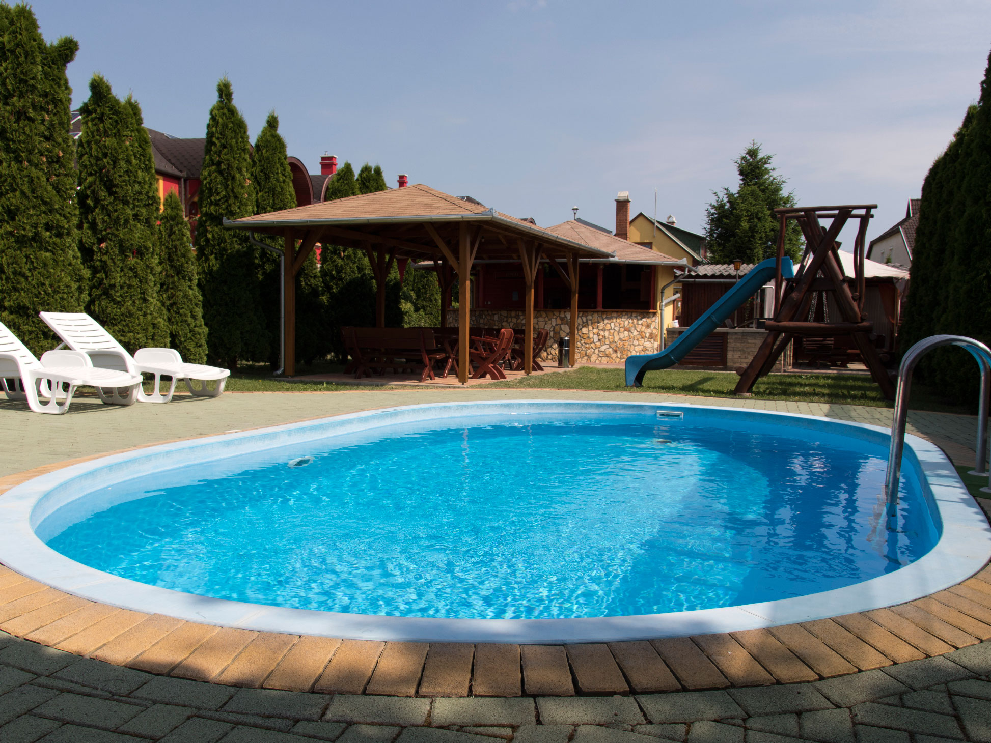 the-swimming-pool-and-the-garden